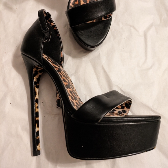 Giaro Heels - Picture 1 of 4